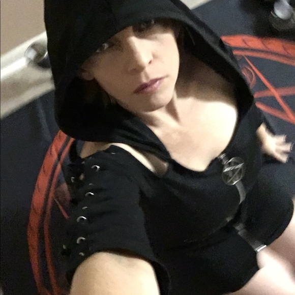 Meet your Posher, Traci - Picture 11 of 16